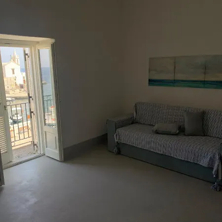 Marina Corta * ליפארי